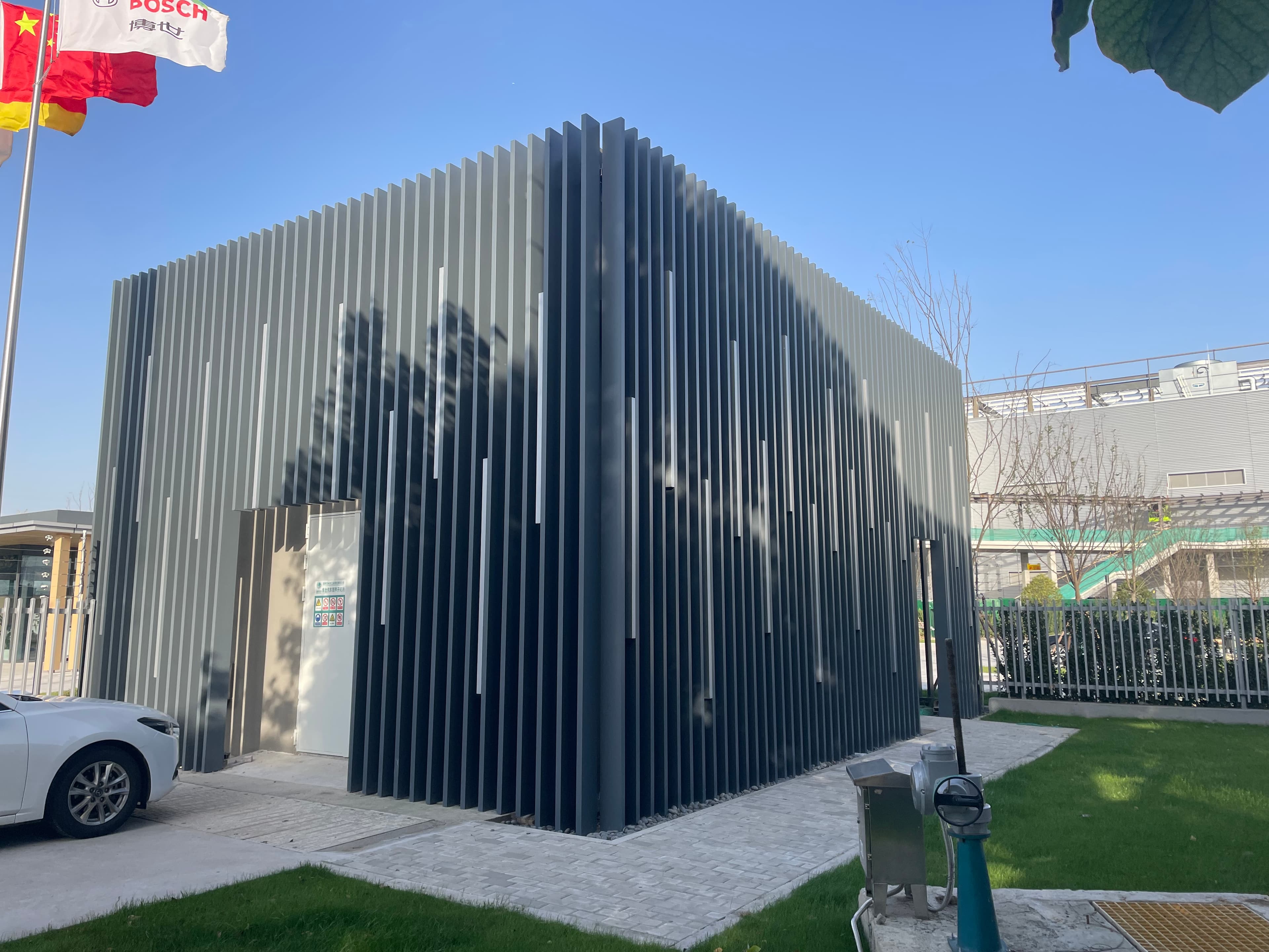 新能源汽车核心部件研发基地幕墙工程
BOSCH SZH5 Curtain Wall Project 2