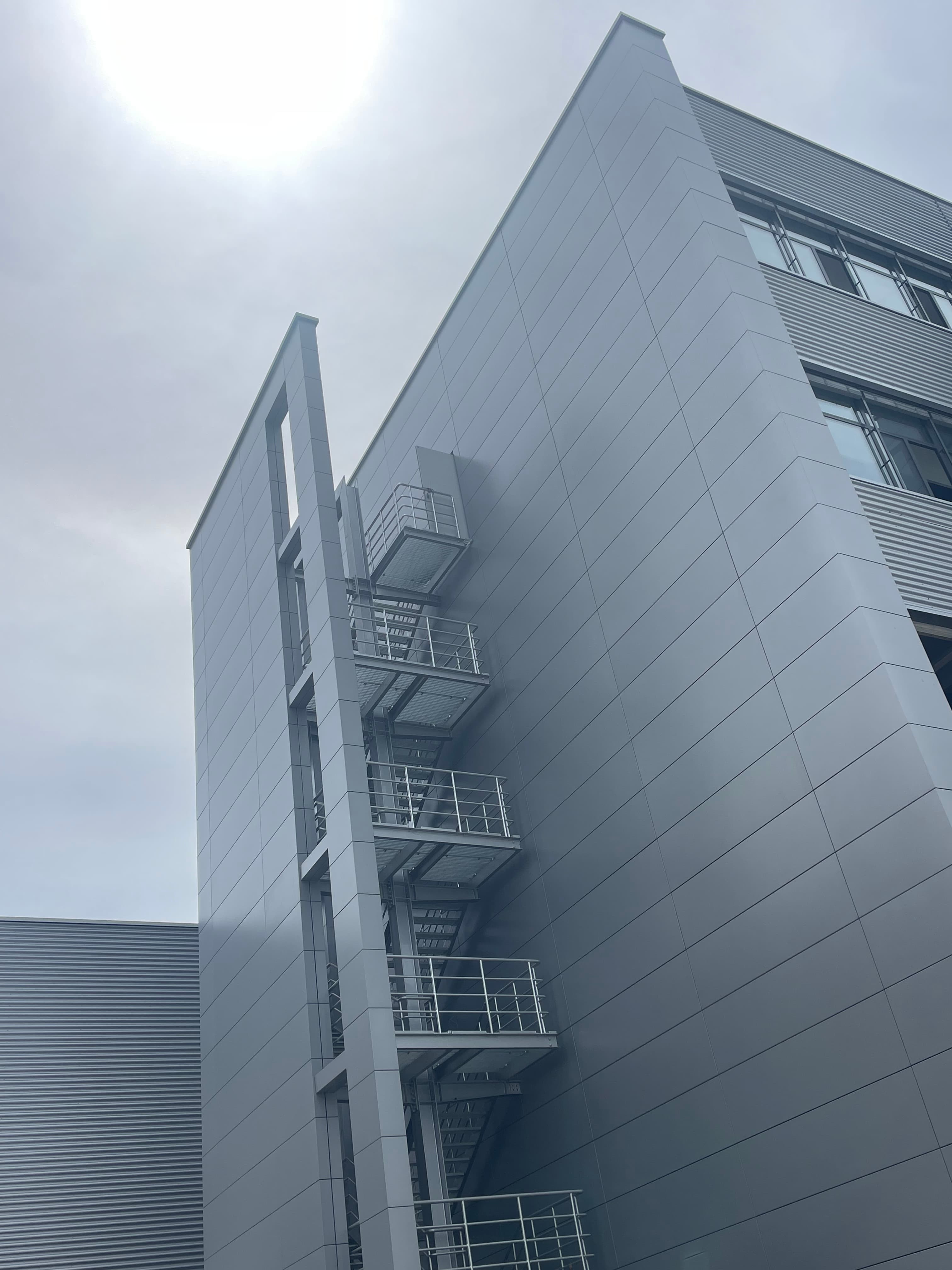 新能源汽车核心部件研发基地幕墙工程
BOSCH SZH5 Curtain Wall Project 7